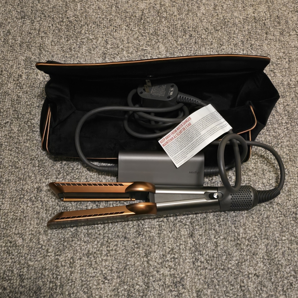 Silver and Black Hair Straightener - Picture 2 of 5
